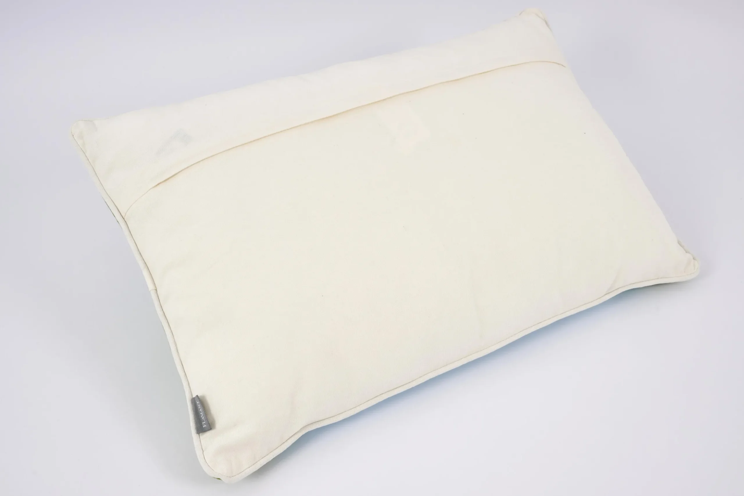 Athos, Cushion