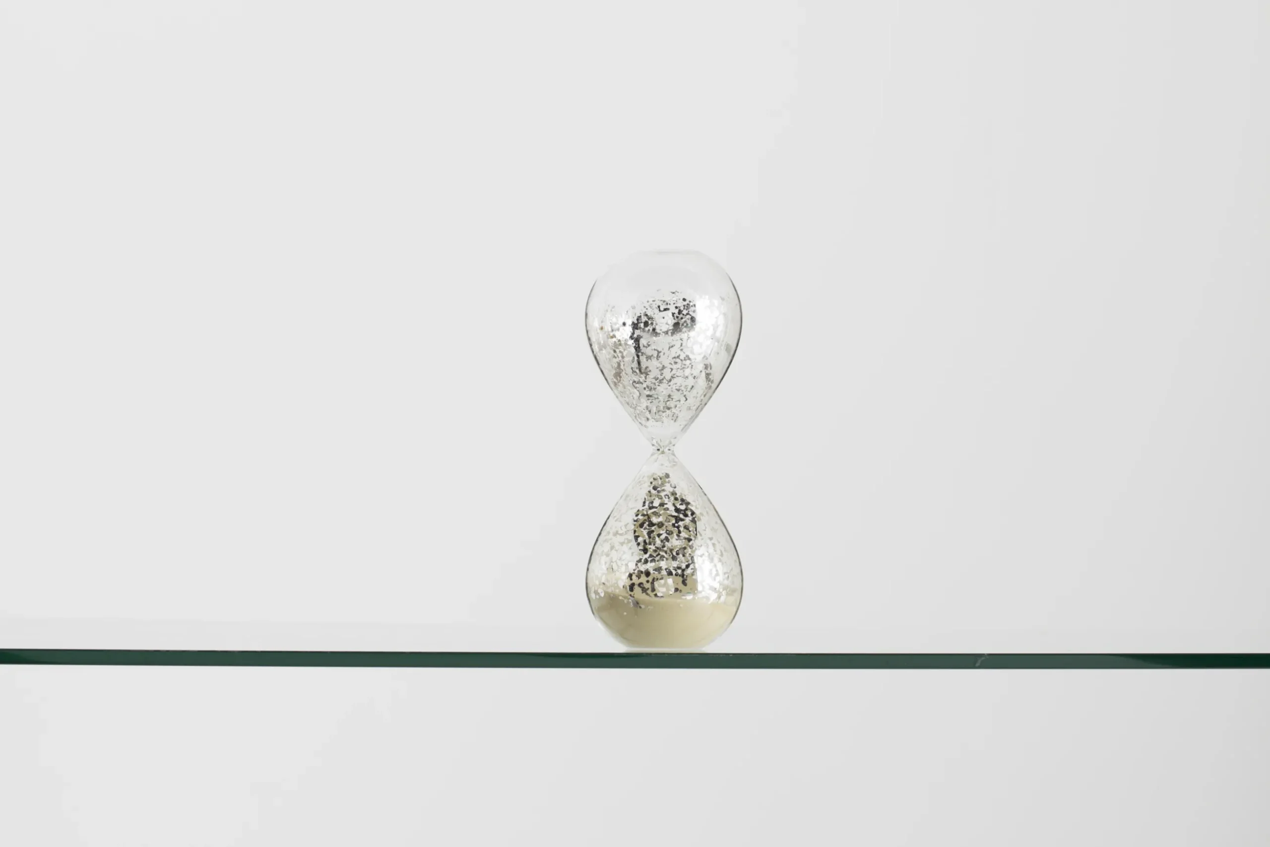 Demel, Hourglass