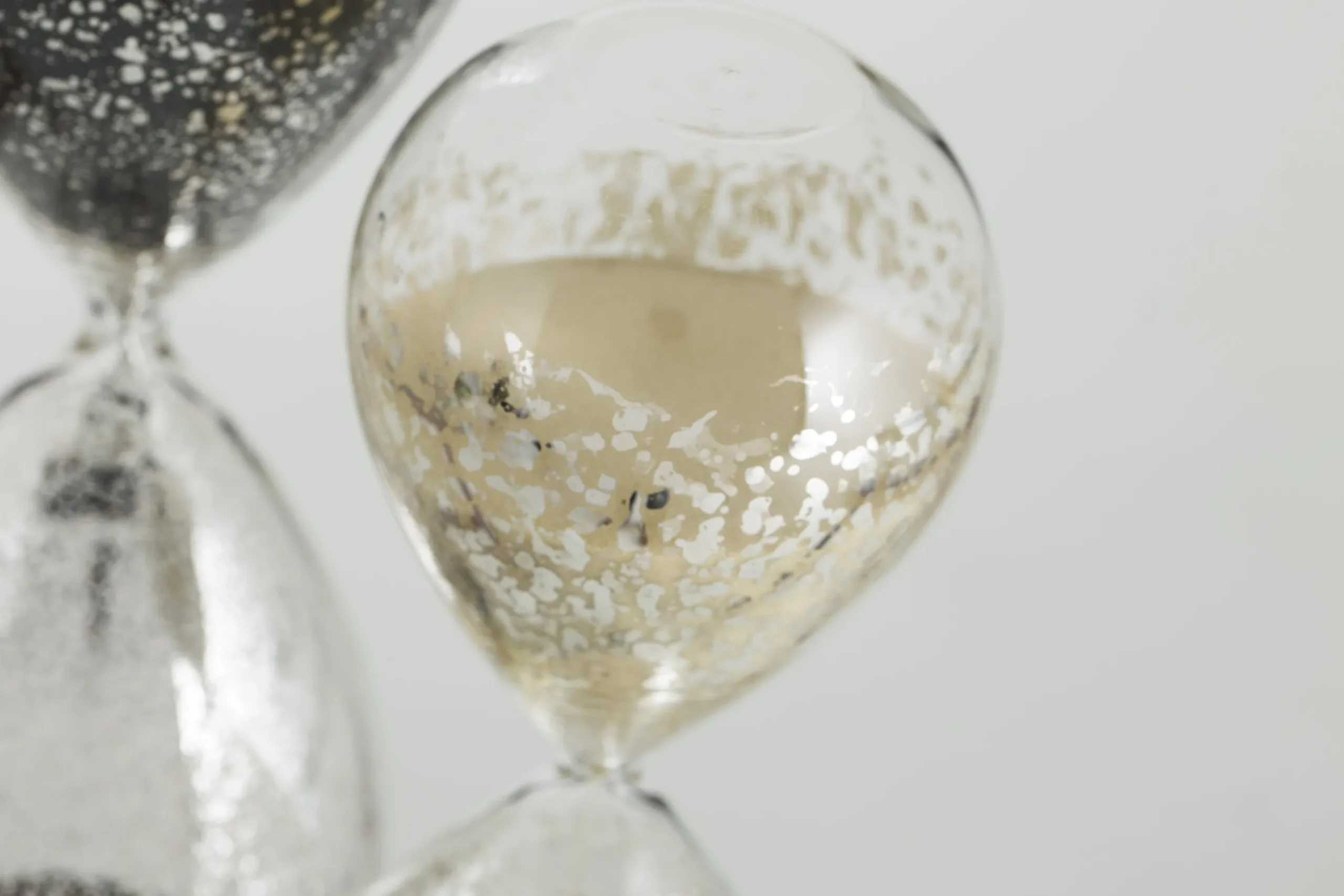 Demel, Hourglass