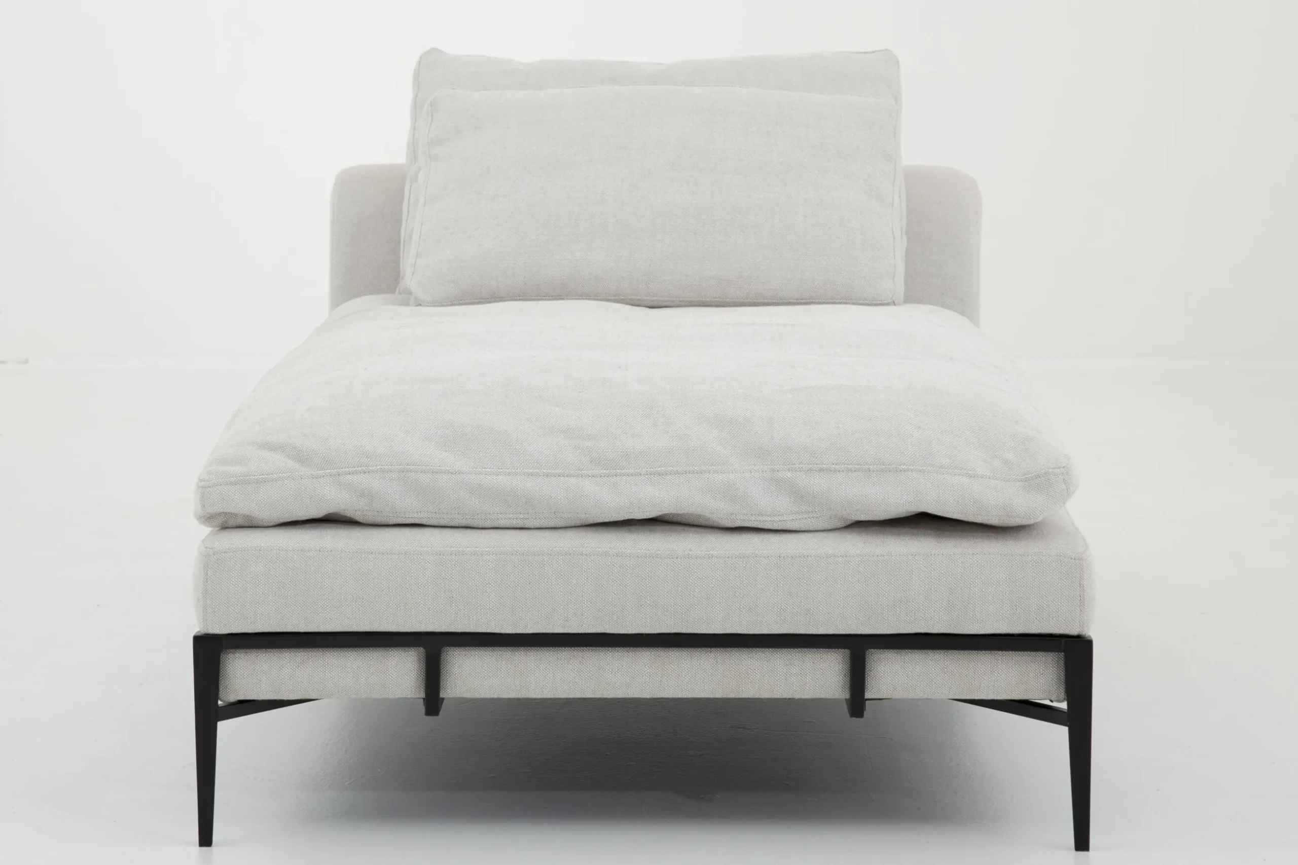 Floria, Lounge Chair, Natural Linen And Black Metal