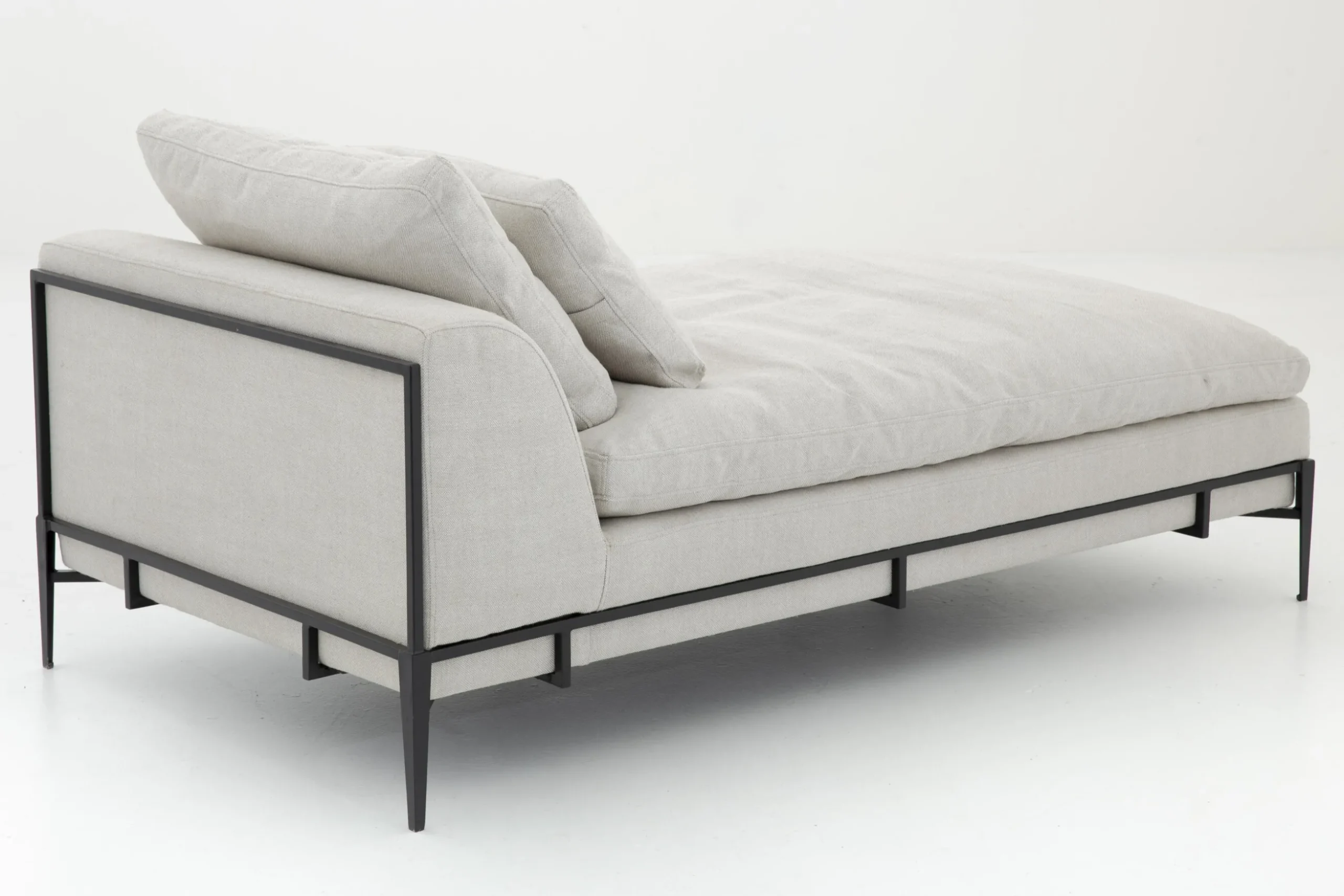 Floria, Lounge Chair, Natural Linen And Black Metal