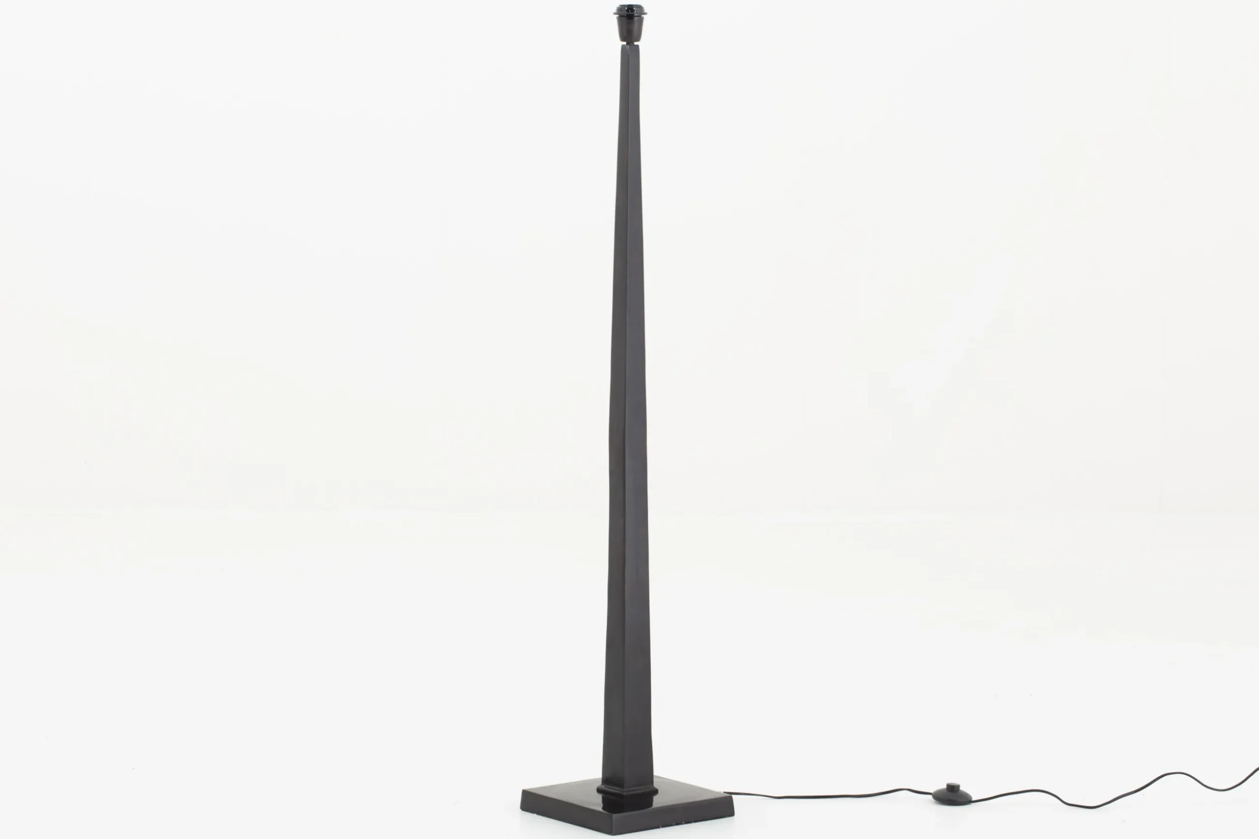 Gordes, Floor Lamp, Black, Aluminum