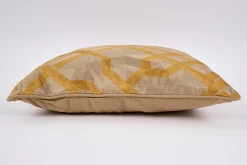 Levi, Cushion