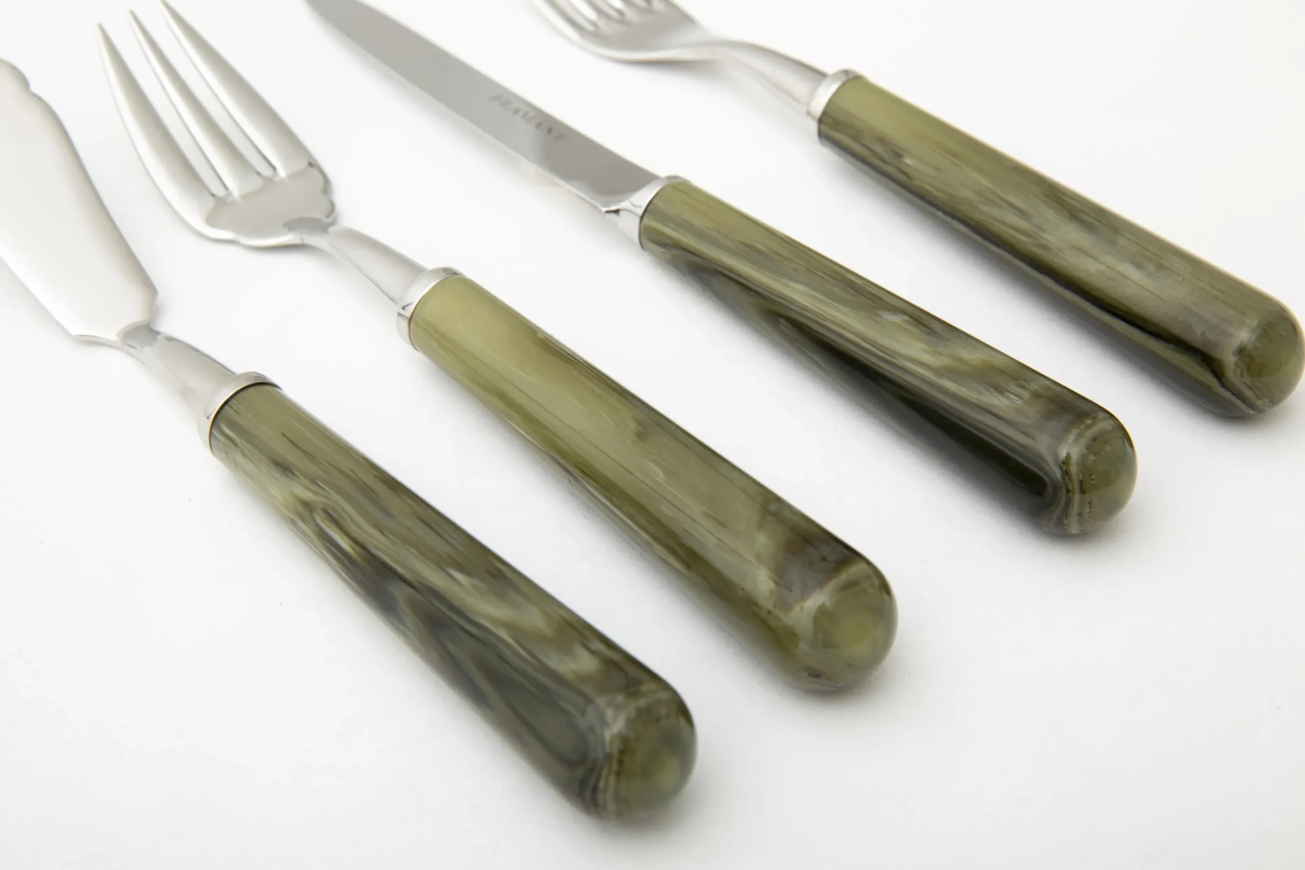 Mabron, Fish Knife