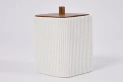Muriel, Box, White