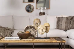 Olina, Mask, On Foot