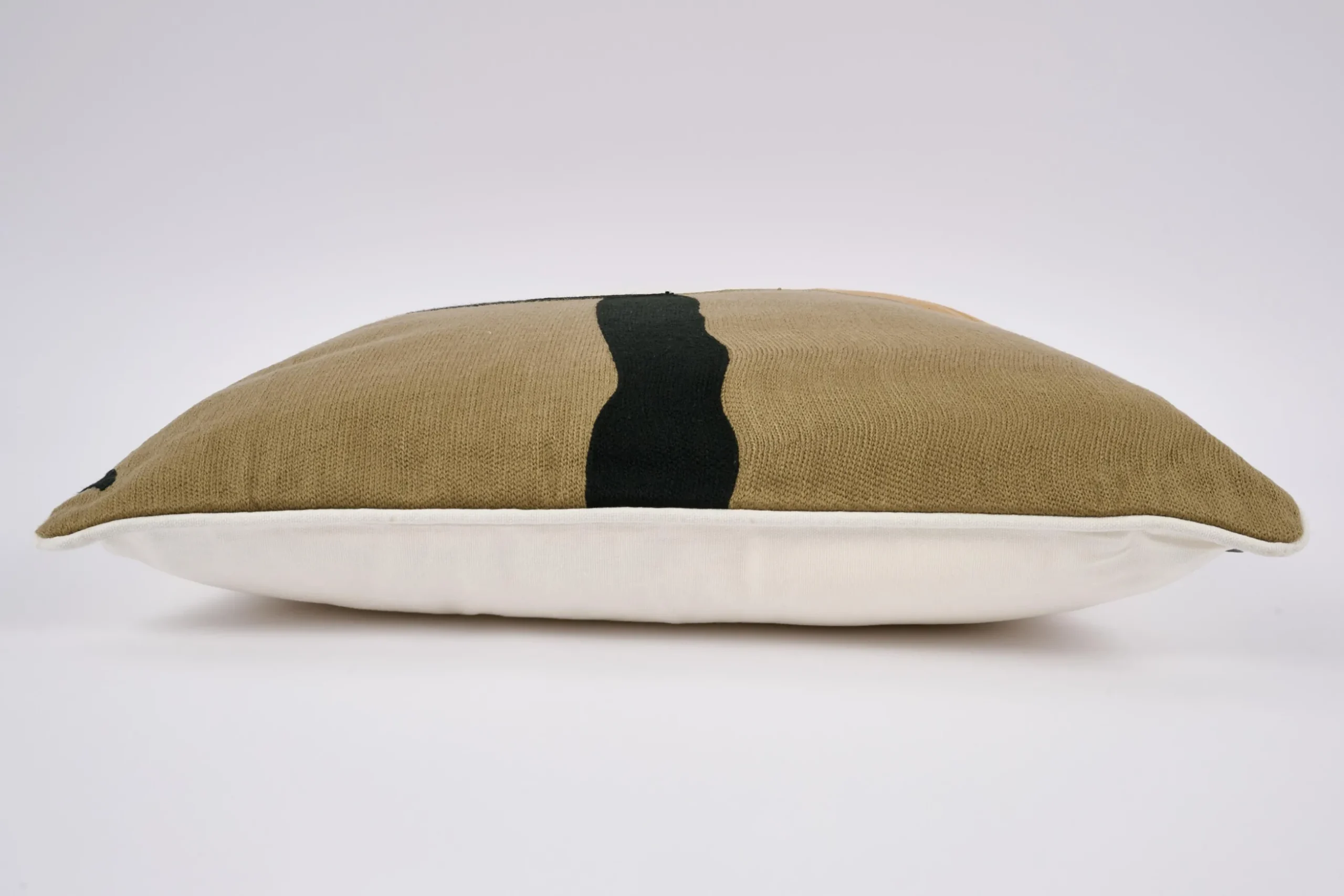 Solomon, Cushion