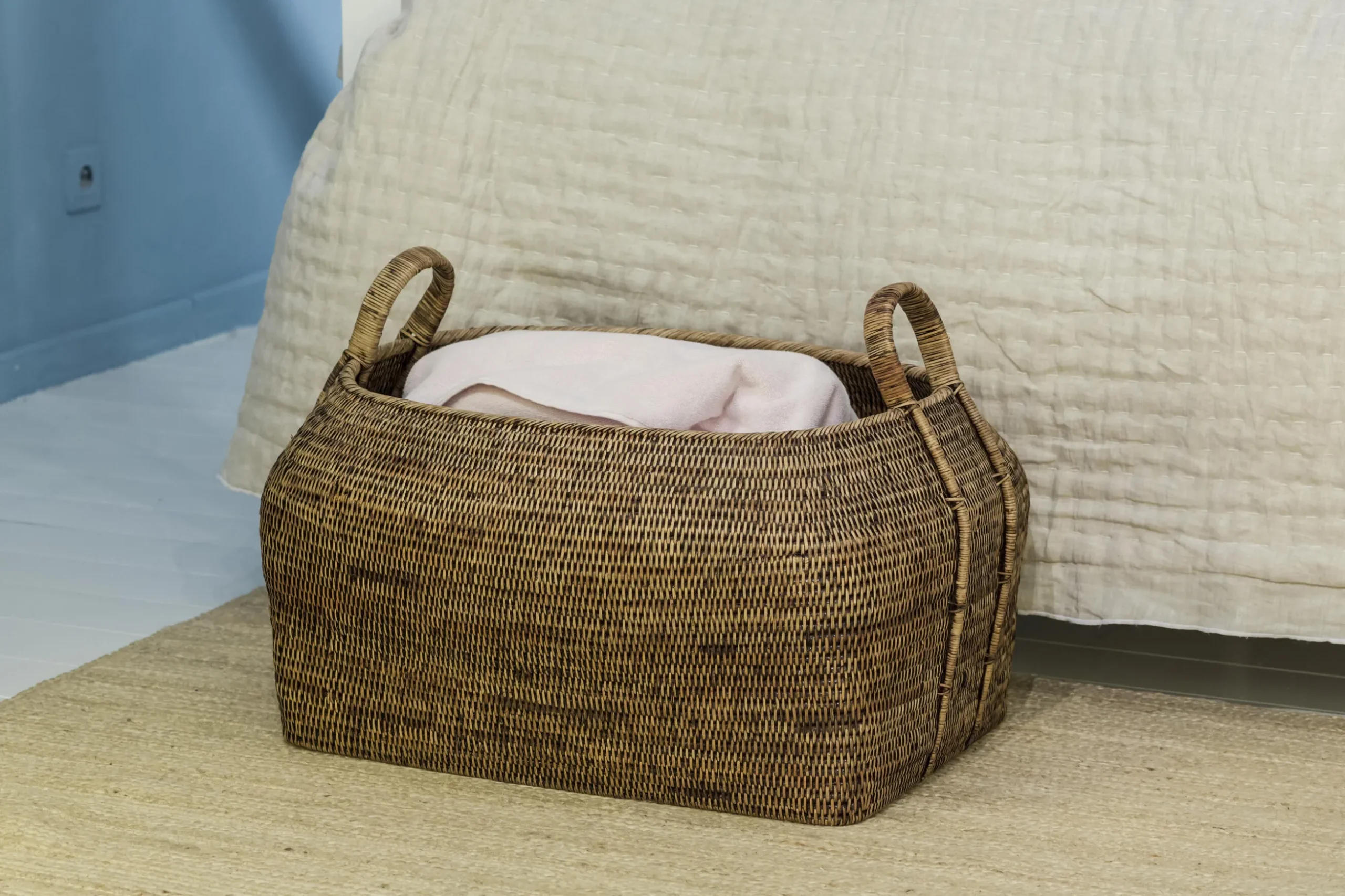 Togo, Basket, Reed