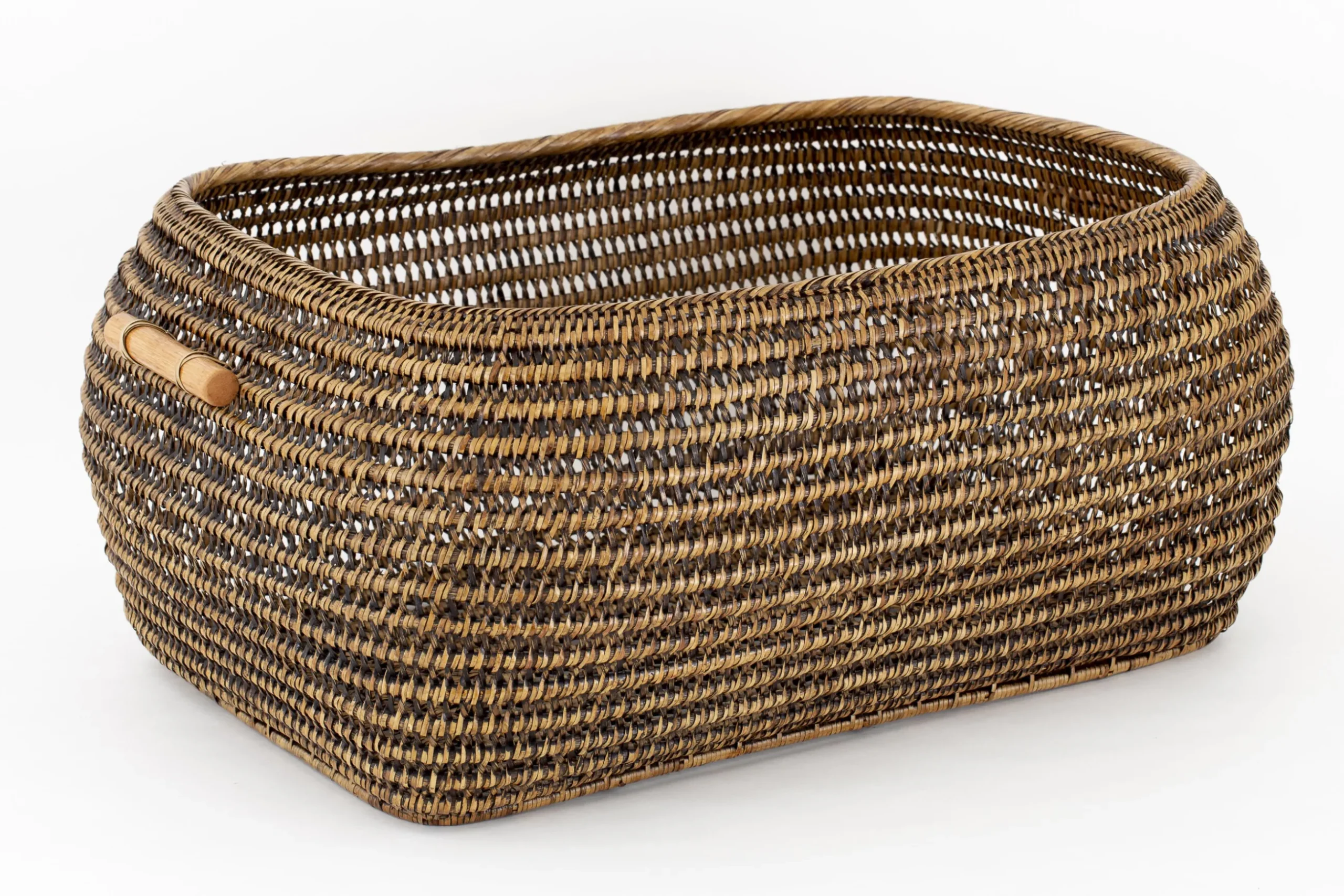 Togo, Basket, Reed, L