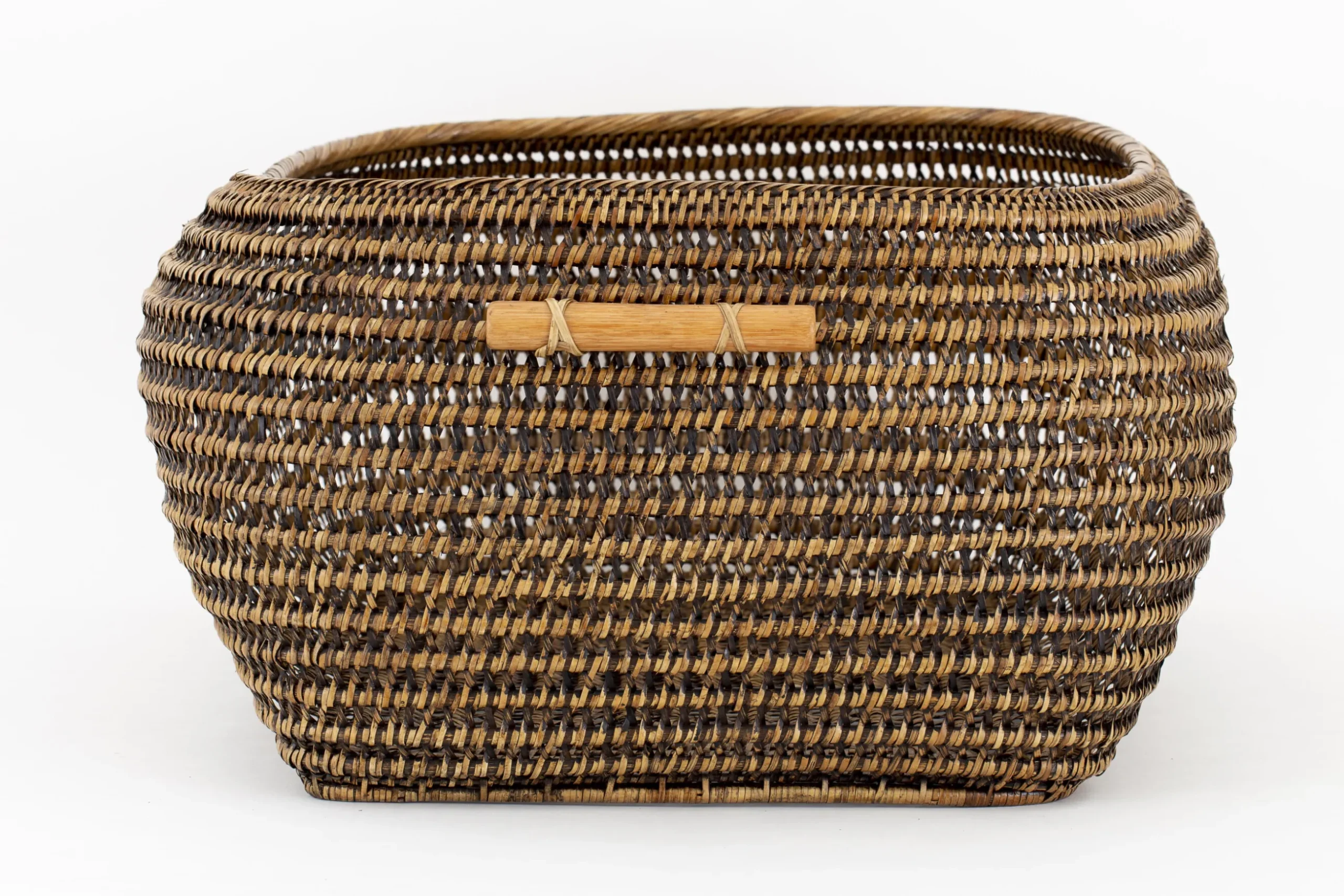Togo, Basket, Reed, L