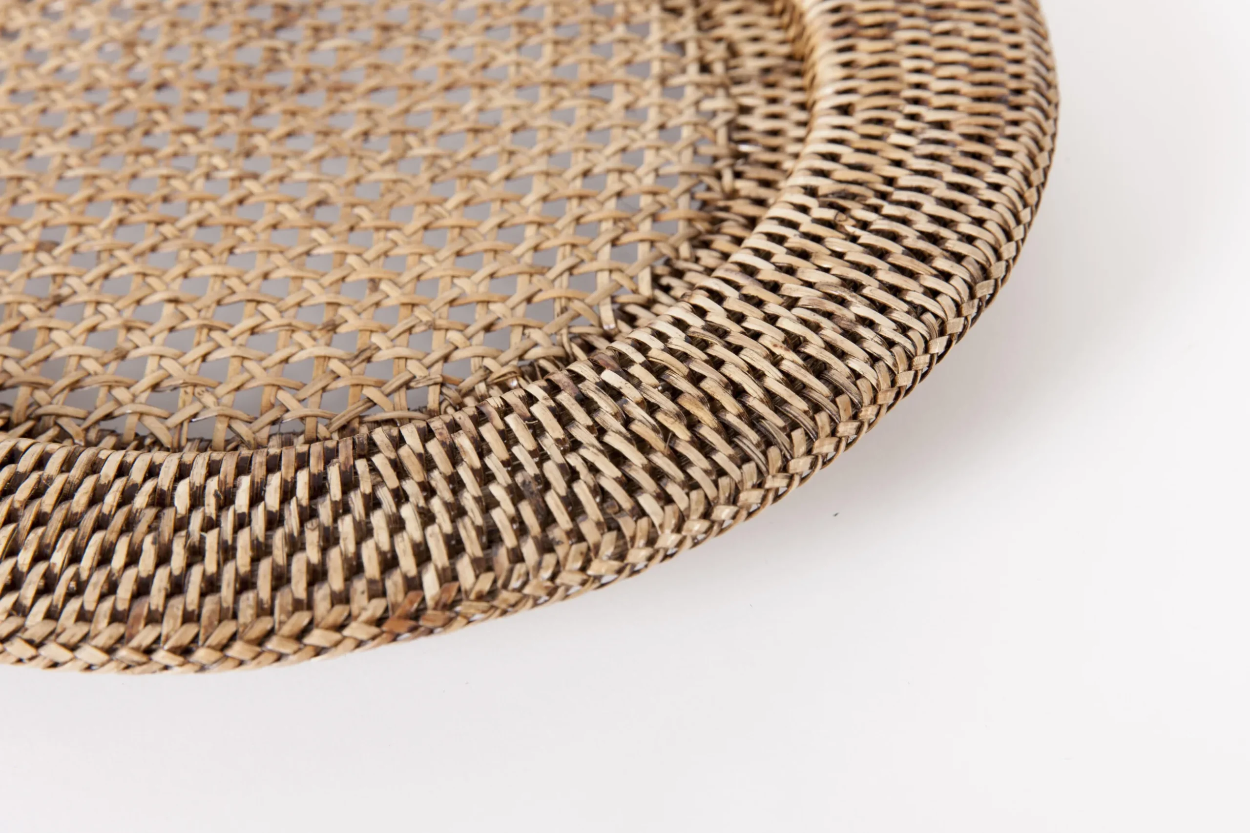 Togo, Underplate, Reed